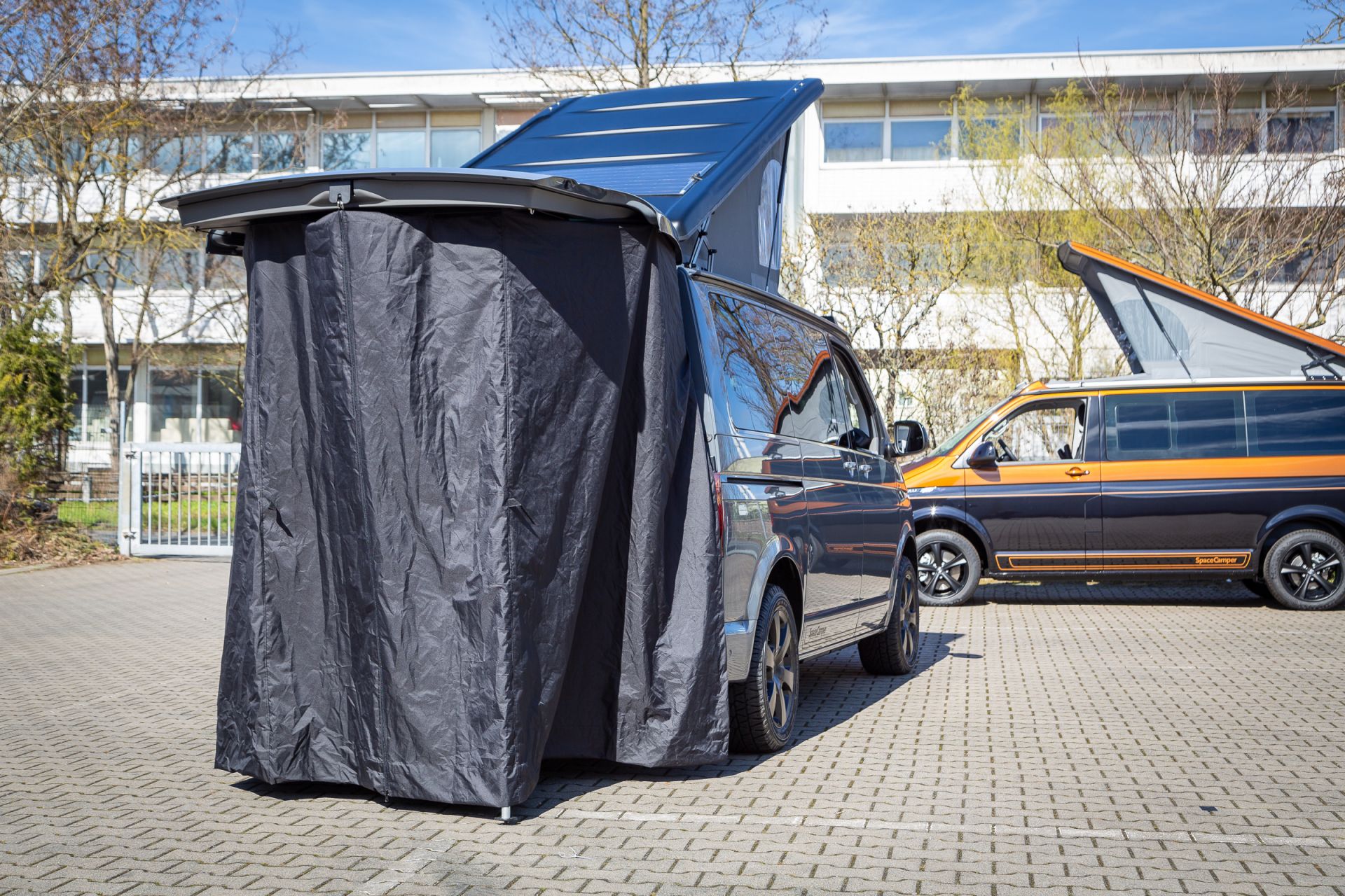 Geschirrtasche  Der SpaceCamper T6.1 Camping-Ausbau - Reisemobil und  Alltagsfahrzeug in Darmstadt